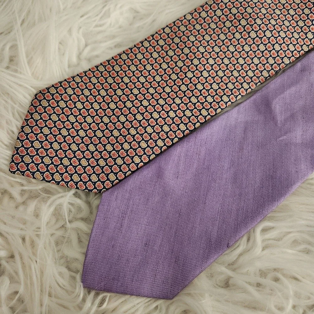 Lot of 2  Men's Neck Tie - Rooster Jos A Bank Apple Print Purple‎